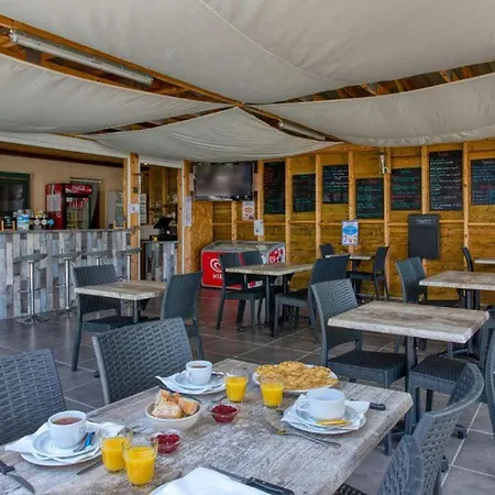 Mobil Avec Terrasse Pour 6 Personnes, 2 - Api-1-52-1132 Kemp